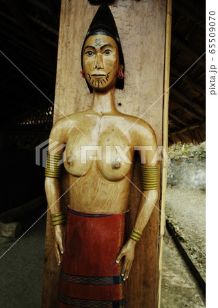 ナガランド　ホーンビルフェスティバル 65509070