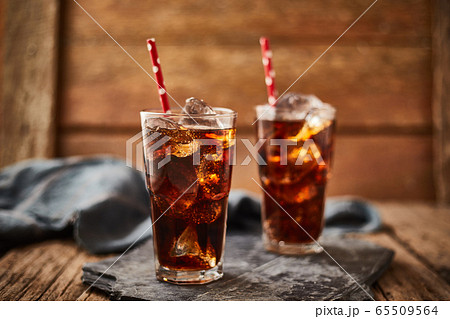 Close up glass of refreshing cola. 65509564