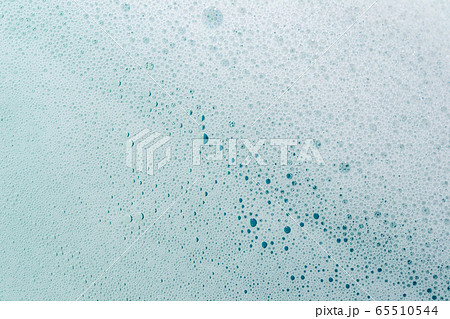 Soapy white foam, shiny water bubbles Soapy white foam, shiny water bubbles 65510544