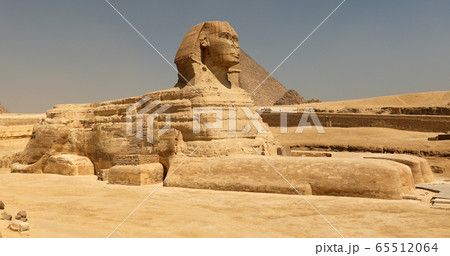 Sphinx and great pyramids 65512064