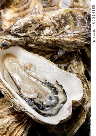 新鮮で美味しい牡蠣貝 新鮮で美味しい牡蠣貝 65514189
