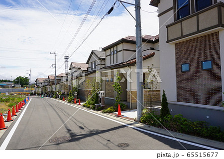 東京 稲城市の新興住宅地 分譲一戸建て 入居前の写真素材