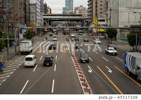 大阪市西成区・新今宮駅前、あびこ筋の風景 65517109
