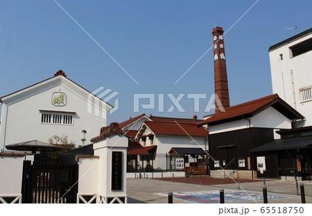 西条本町歴史広場（西条酒蔵通り） 65518750