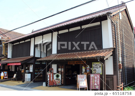 くぐり門（西条酒造通り観光案内所） 65518758