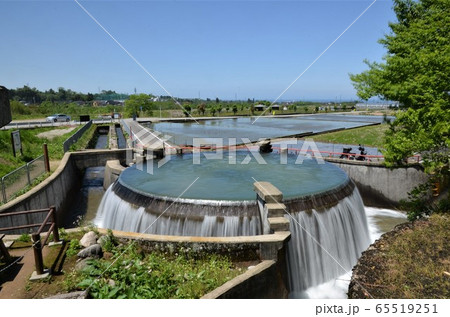 日本一美しいと言われる魚津市の東山円筒分水槽 日本一美しいと言われる魚津市の東山円筒分水槽 65519251