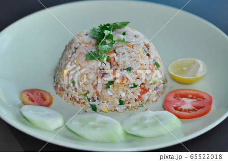 stir fried rice, stir fried rice with shrimp 65522018