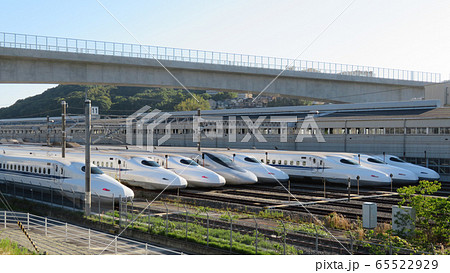 広島車両基地に並ぶ新幹線 65522929