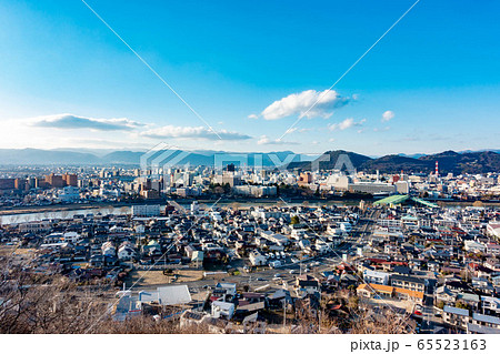 福島市内　信夫山　町並み　弁天山公園 65523163