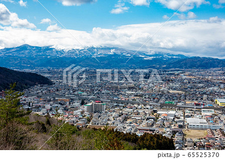 福島市内　信夫山　町並み　吾妻小富士　吾妻連山 65525370