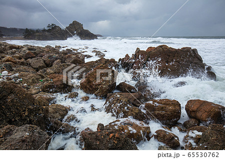 石川県 能登半島 窓岩 冬 65530762