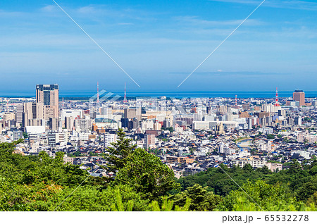 金沢　卯辰山から望む金沢駅・県庁方面 65532278