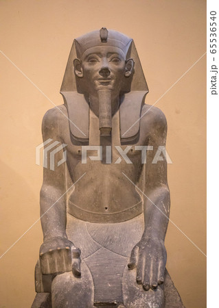 Ancient statues in Temple Ancient statues in Temple 65536540