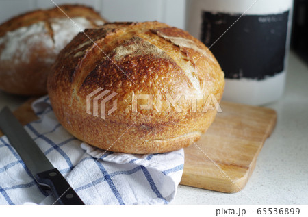 fresh loaf of homemade bread, food closeup 65536899