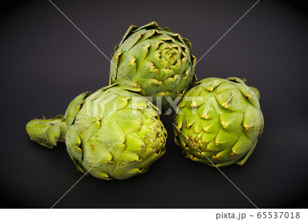 artichokes health green vegetables on black 65537018