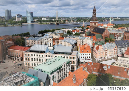 ラトビア・リガの街並み／世界文化遺産 65537650