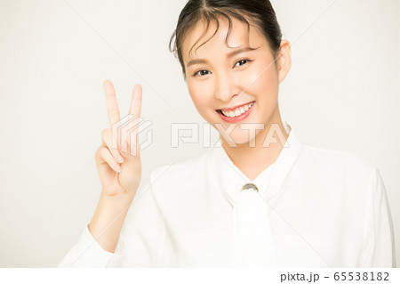 可愛い きれい 美人 ビジネス ウーマン 会社員 女性 ナンバーワン 人物 素材の写真素材