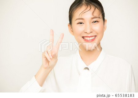 可愛い きれい 美人 ビジネス ウーマン 会社員 女性 ナンバーワン 人物 素材の写真素材