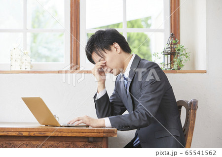 若いビジネスマン 65541562