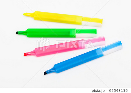 Beautiful color felt-tip pens on white background 65543156