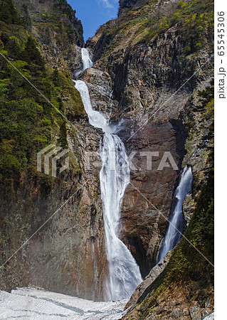 富山県 称名滝とハンノキ滝の写真素材