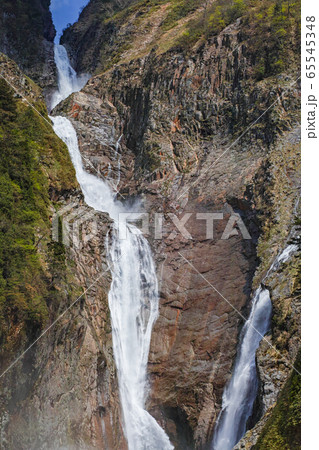 富山県 称名滝とハンノキ滝の写真素材