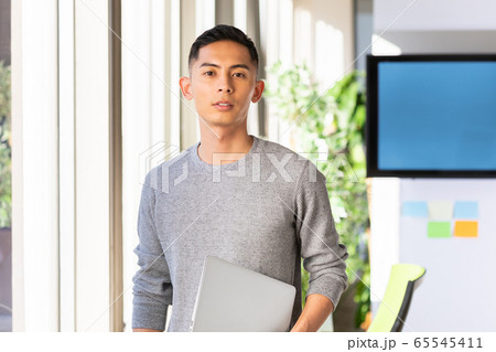 オフィス 男性 写真素材 オフィス 男性 写真素材 65545411