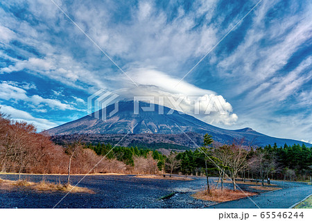 富士山  (11月 傘雲) 65546244