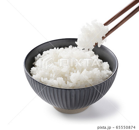 炊き立てのご飯を箸ですくう 炊き立てのご飯を箸ですくう 65550874