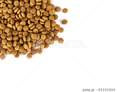 The dry pet food. isolated on white. 65552934