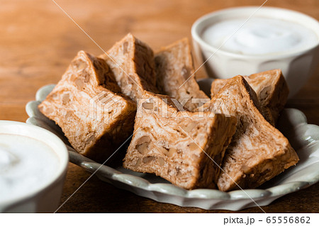 黒糖胡桃パン デニッシュ 菓子パン 65556862