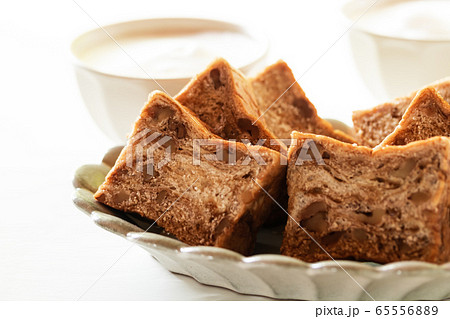 黒糖胡桃パン デニッシュ 菓子パン 65556889