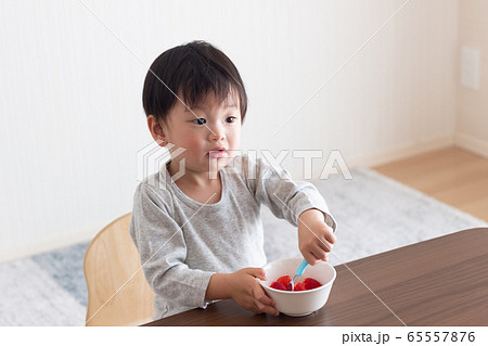 子供 食事 おやつ いちご 子供 食事 おやつ いちご 65557876