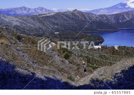 冬の芦ノ湖と富士山 冬の芦ノ湖と富士山 65557995