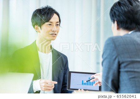 ビジネスシーン 会議 商談 ビジネスシーン 会議 商談 65562041