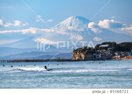 《神奈川県》サーファーと富士山・湘南の風景 《神奈川県》サーファーと富士山・湘南の風景 65566721