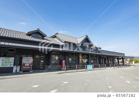 熊本県阿蘇市　快晴のJR阿蘇駅 65567182