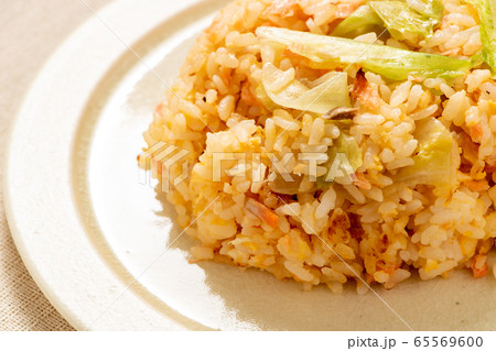 鮭レタスチャーハン。 鮭レタスチャーハン。 65569600