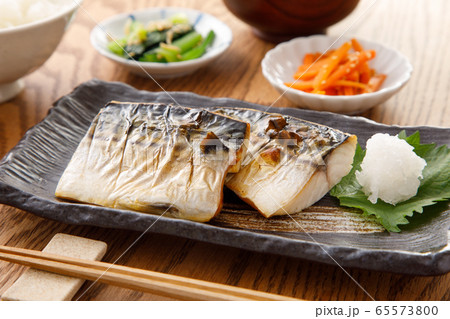 鯖の塩焼き 65573800