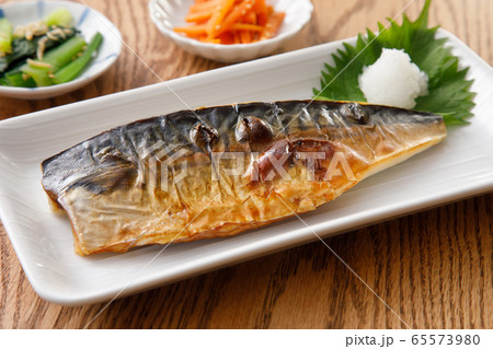 鯖の塩焼き 65573980
