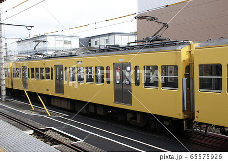 所沢駅側線に留置中の新101系（牽引車） 65575926