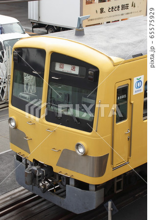 所沢駅側線に留置中の新101系(牽引車) 所沢駅側線に留置中の新101系(牽引車) 65575929