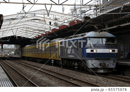 武蔵野線内を行く、西武鉄道新101系（新秋津駅） 65575978