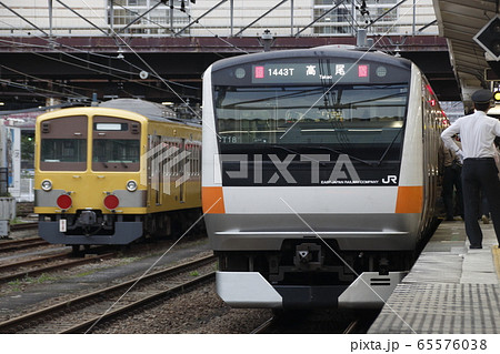 中央線八王子駅に停車中の西武鉄道新101系 65576038