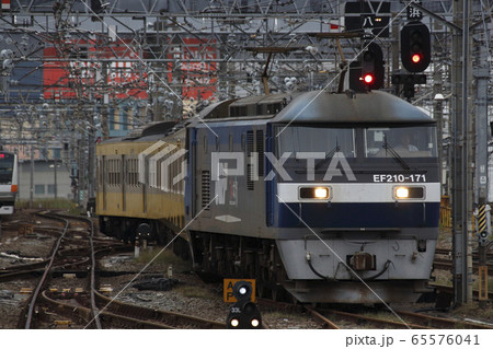 中央線八王子駅に到着する西武鉄道新101系 65576041