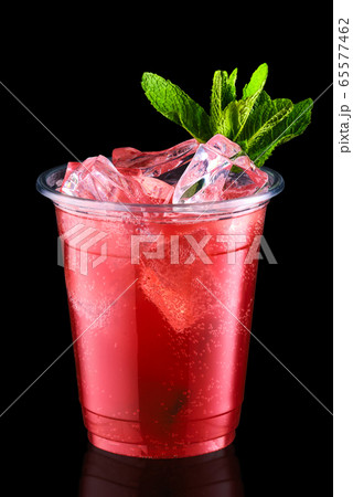 Cold fizz cocktail with strawberry Cold fizz cocktail with strawberry 65577462