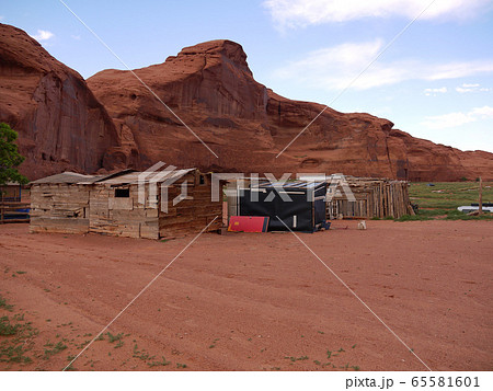 ナバホ・ホーガン 65581601