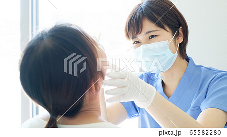 歯医者　診察イメージ 65582280