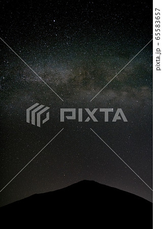 男体山と夏の大三角 男体山と夏の大三角 65583657