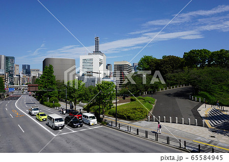 靖国通りと北の丸公園入口 靖国通りと北の丸公園入口 65584945
